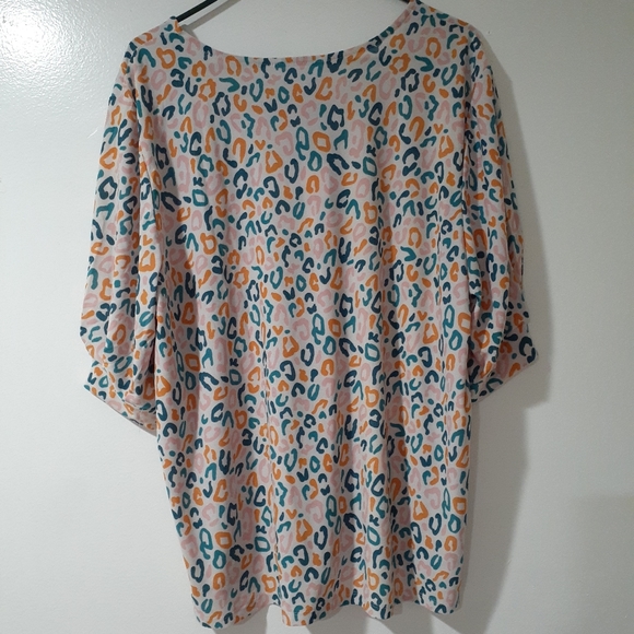 Top - Picture 2 of 3